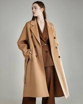 Manteau en laine à double boutonnage avec ceinture